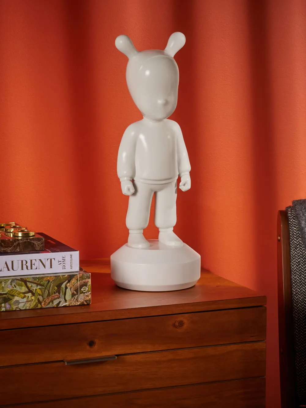 Lladrò The White Guest Figurine In Weiss