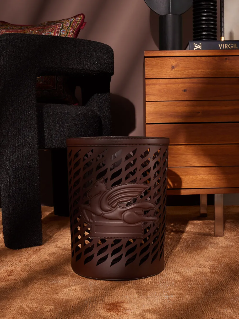 PEGASO 图案皮质花瓶