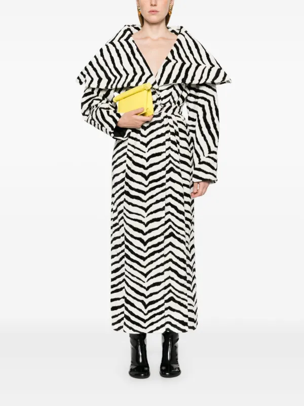 Jacquemus Le Manteau Caruso Coat | Black | FARFETCH