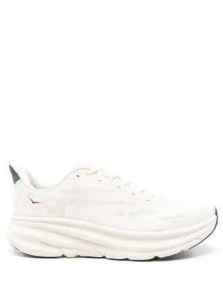 HOKA