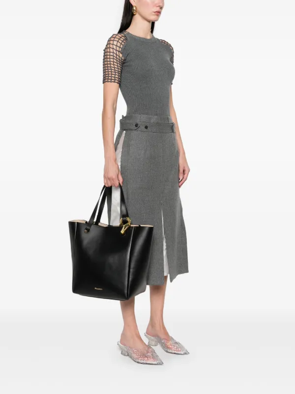 トートバッグ J W ANDERSON BLACK LEATHER JWA CORNER SHOPPING BAG JW Anderson The JWA Corner Tote Bag | Black | FARFETCH