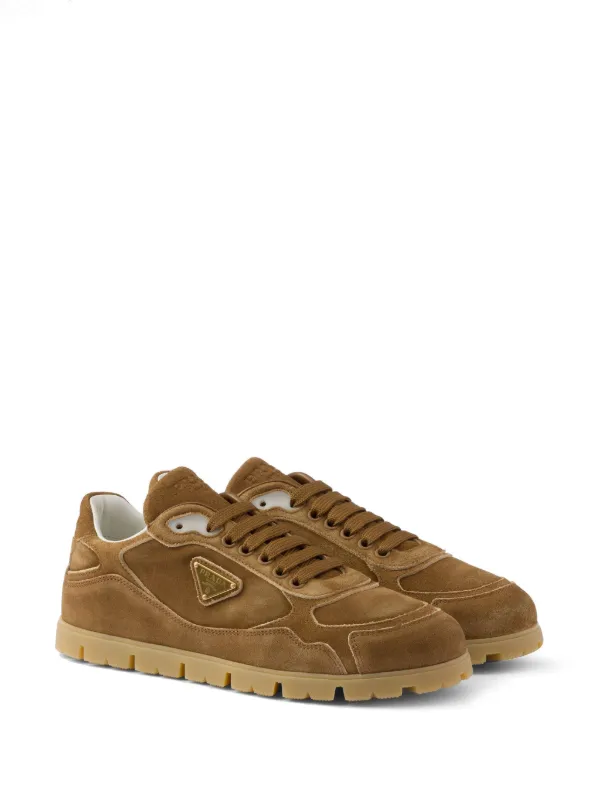 Prada スエード スニーカー | ブラウン | FARFETCH JP