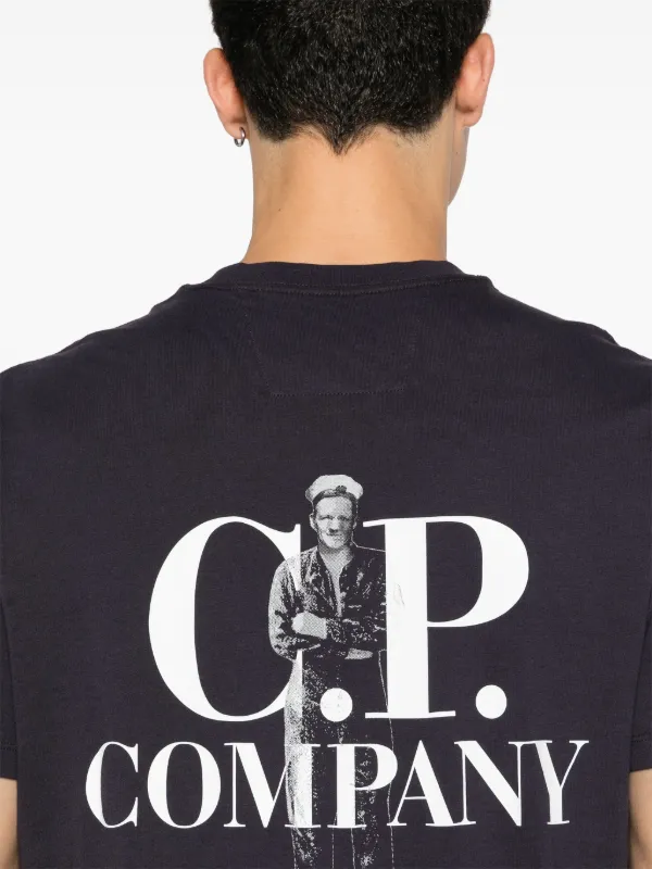 Tシャツ・カットソー C.P. COMPANY ARTWORK LOGO T-SHIRT C.P. Company logo-print T-shirt | Purple | FARFETCH TR