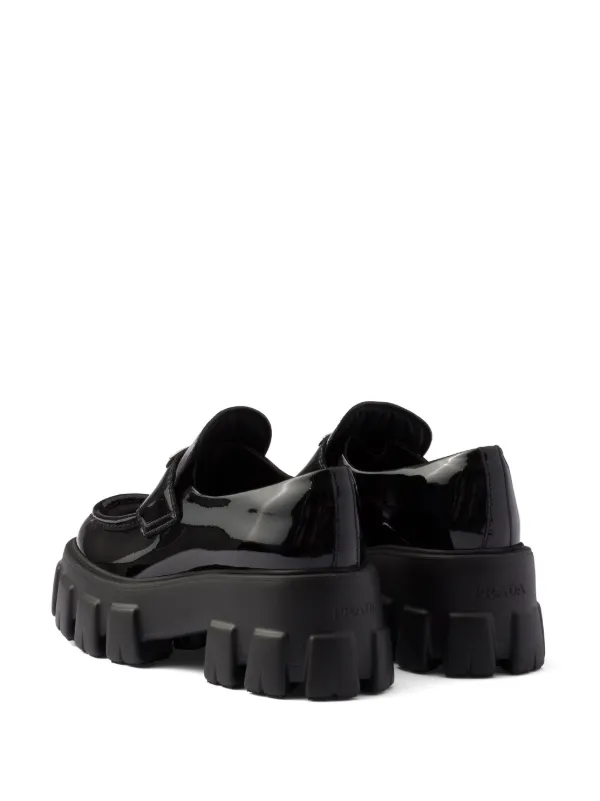 PRADA ブラック エナメルレザー ローファー Prada Monolith エナメルレザーローファー | ブラック | FARFETCH JP