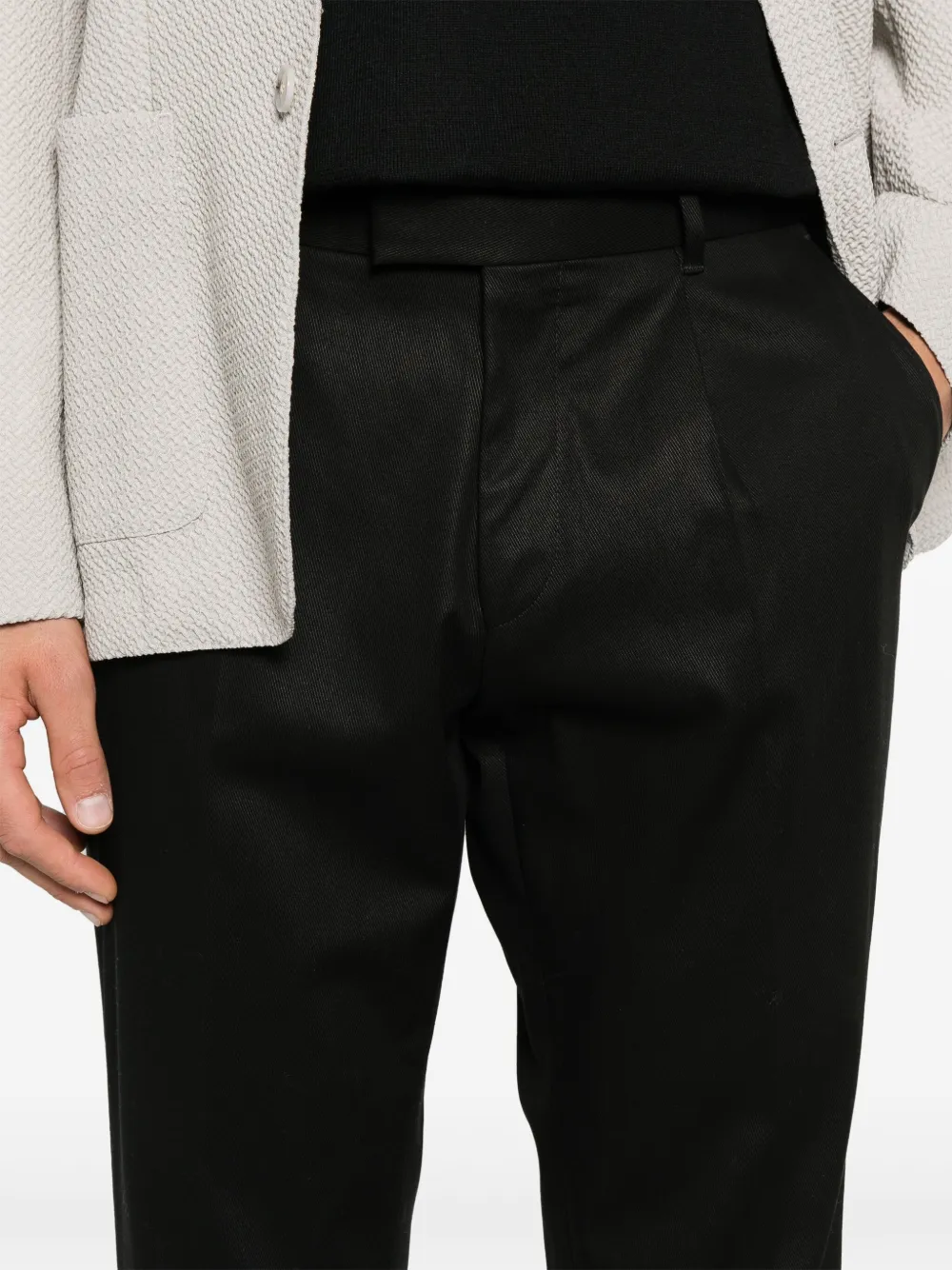 BOSS Broek met geplooid detail Zwart
