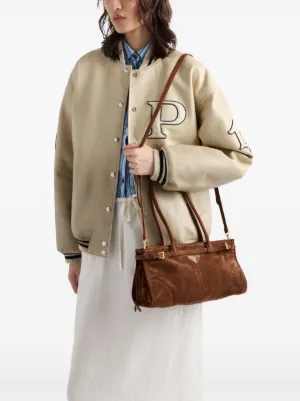 新品　PRADA トライアングルチャーム レッド D50 キーホルダー Amazon | [Prada] [プラダ] キーリング チャーム メタル