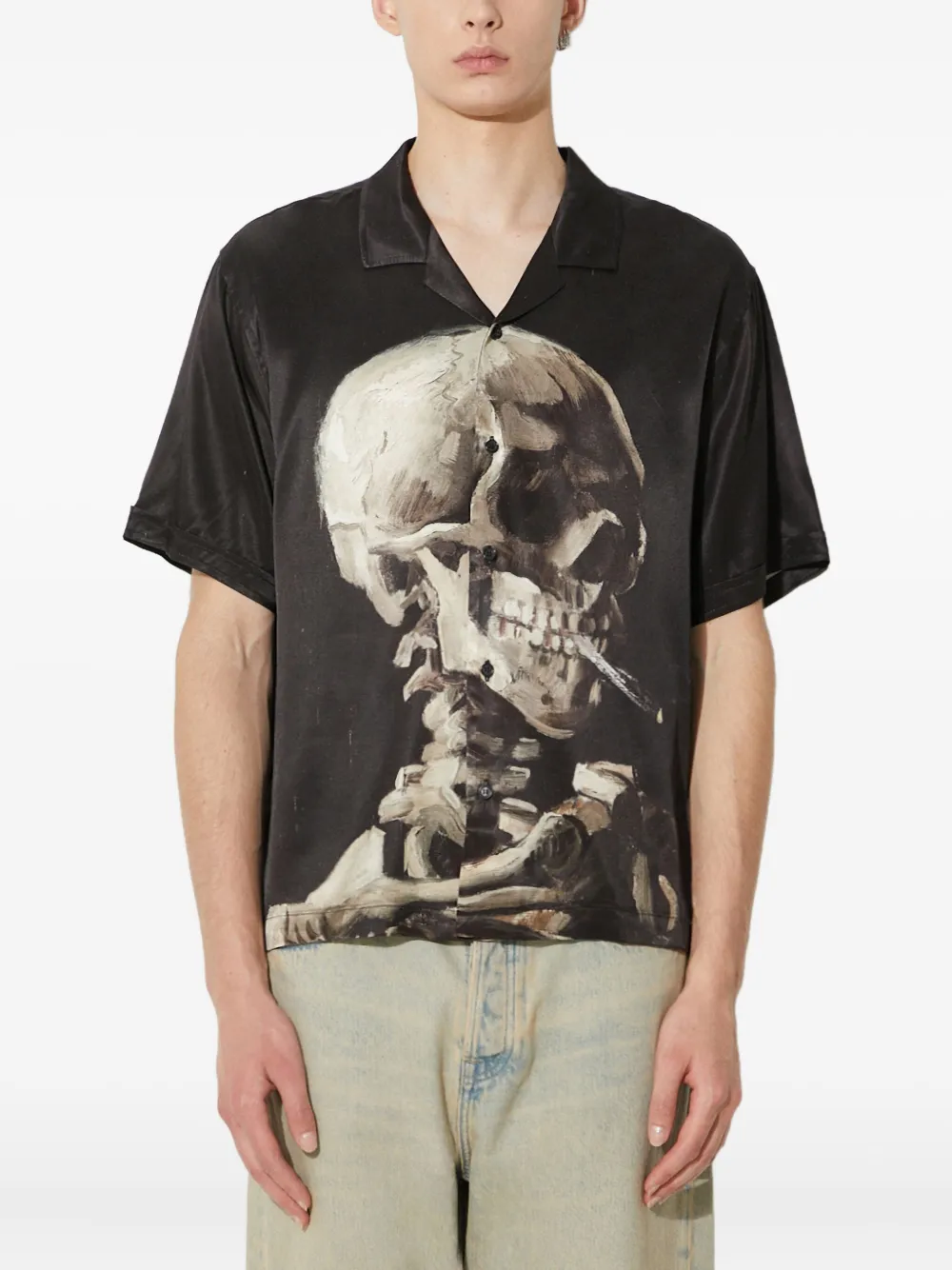skull-print shirt