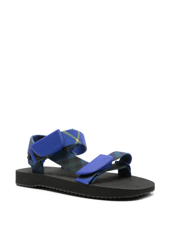 【BURBERRY】 残りわずか CHECK TREK シャワースライド Burberry Trek Check Sandals | Blue | FARFETCH