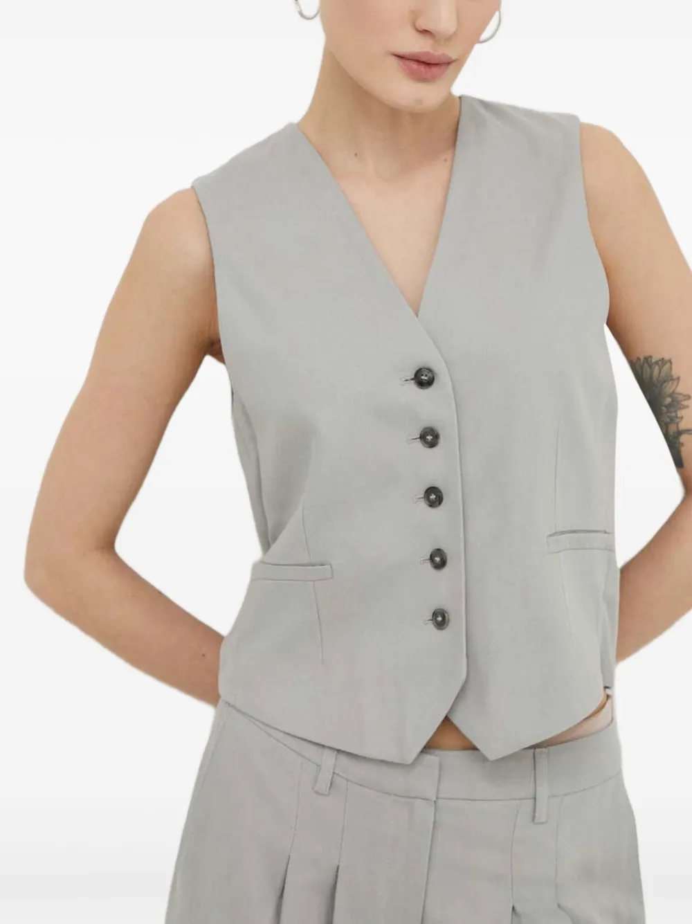 Herskind Buttoned Sleeveless Top In Gray