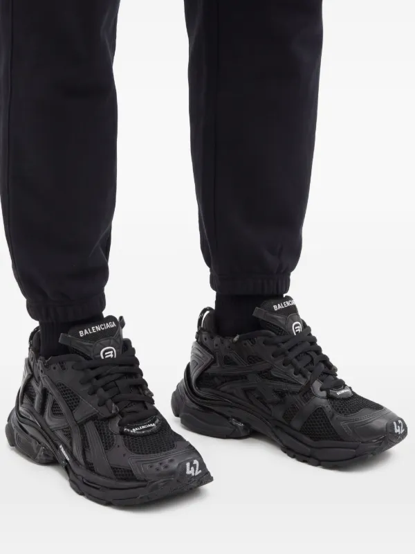 Balenciaga Runner スニーカー | ブラック | FARFETCH JP Balenciaga Runner スニーカー | ブラック | FARFETCH JP