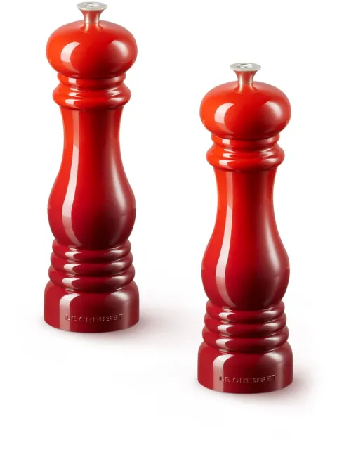 Le Creuset salt and pepper mills (21cm)