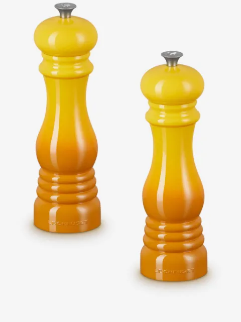Le Creuset salt and pepper mills (21cm)