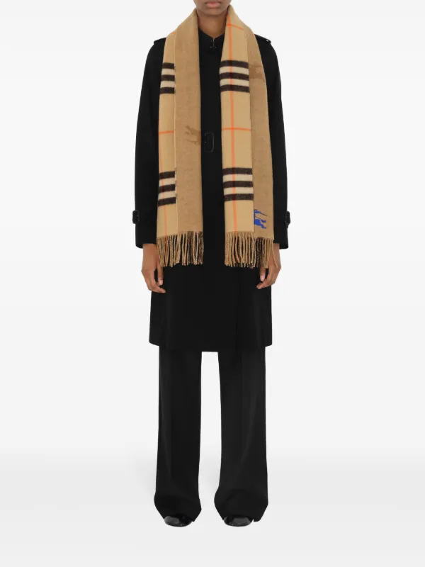 【関税＆送料込み】Burberry Thin Reversible Scarf Unisex Burberry Reversible Check Cashmere Scarf | Neutrals | FARFETCH