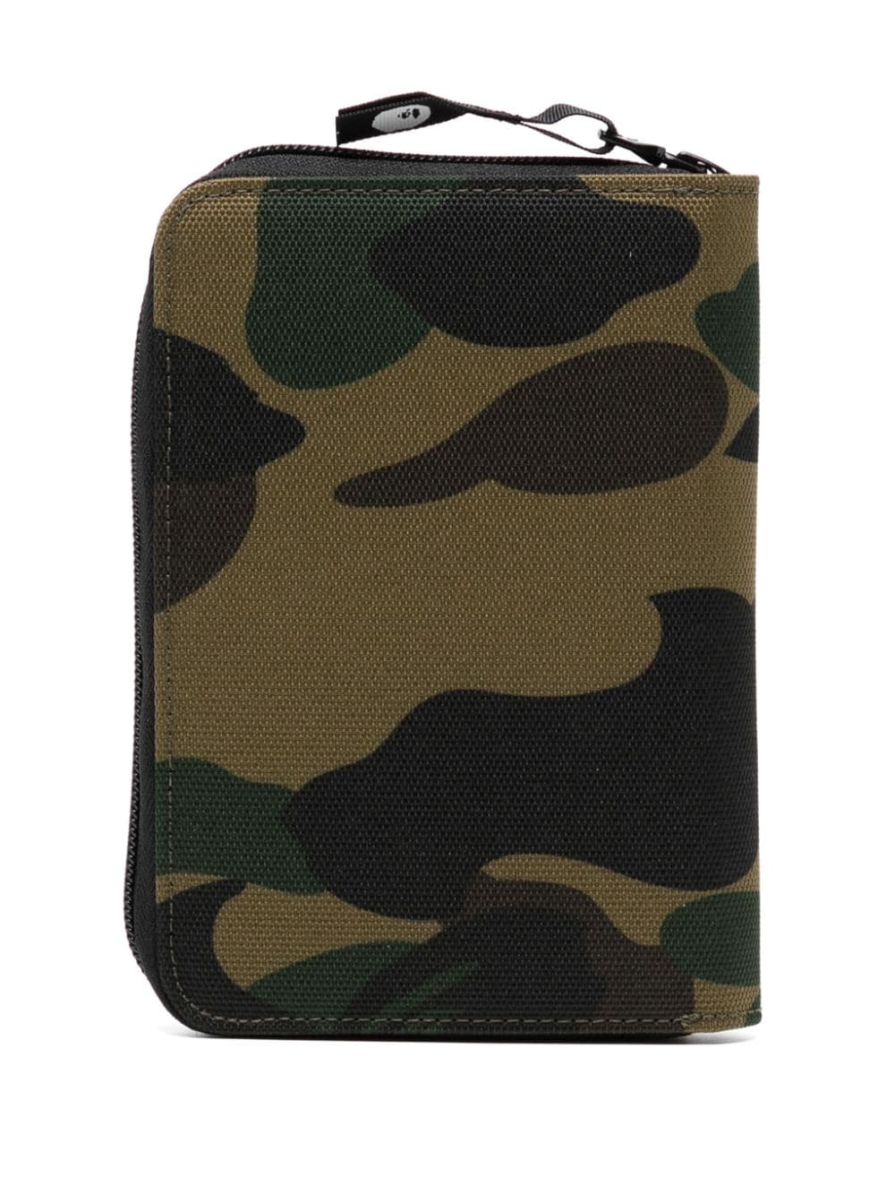 A BATHING APE® Paspoorthoes met camouflageprint - Groen