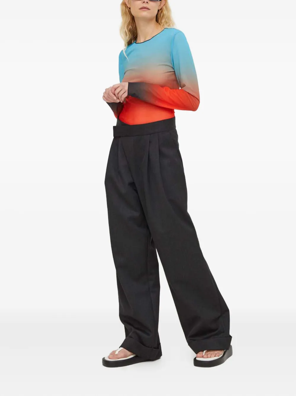 Won Hundred pleated-design Trousers - Zwart