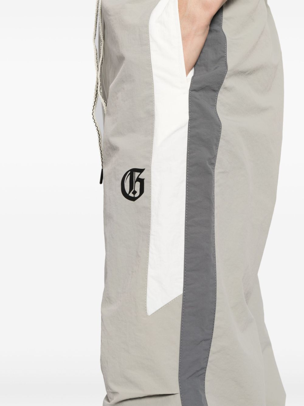 Shop Ground Zero Logo Print Straight-leg Trousers In Grey