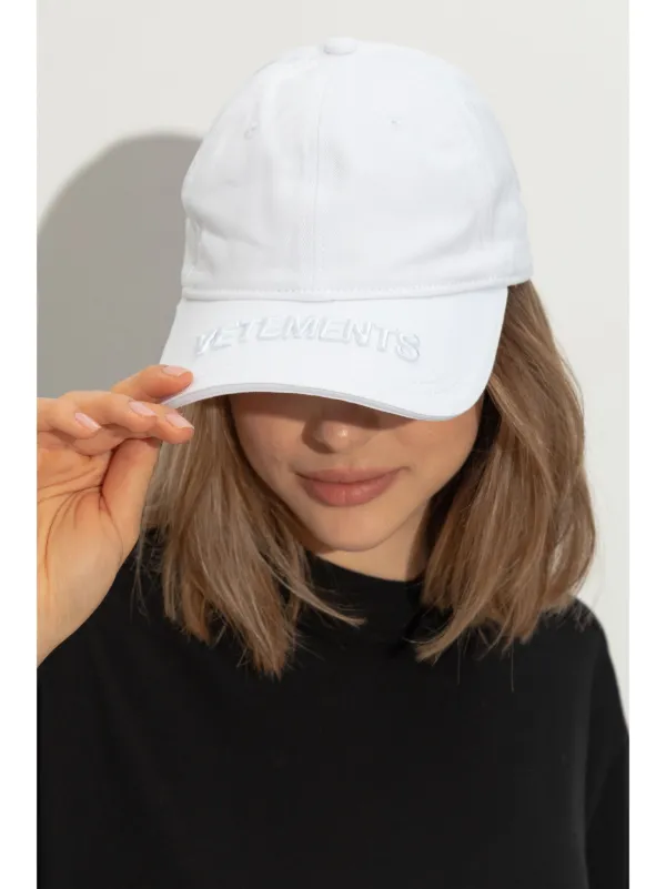 VETEMENTS ロゴ キャップ | ホワイト | FARFETCH JP