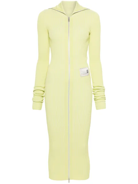 Maison MIHARA YASUHIRO vestido midi con parche del logo