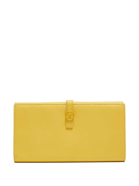 CHANEL Pre-Owned cartera de piel con solapa y logo CC