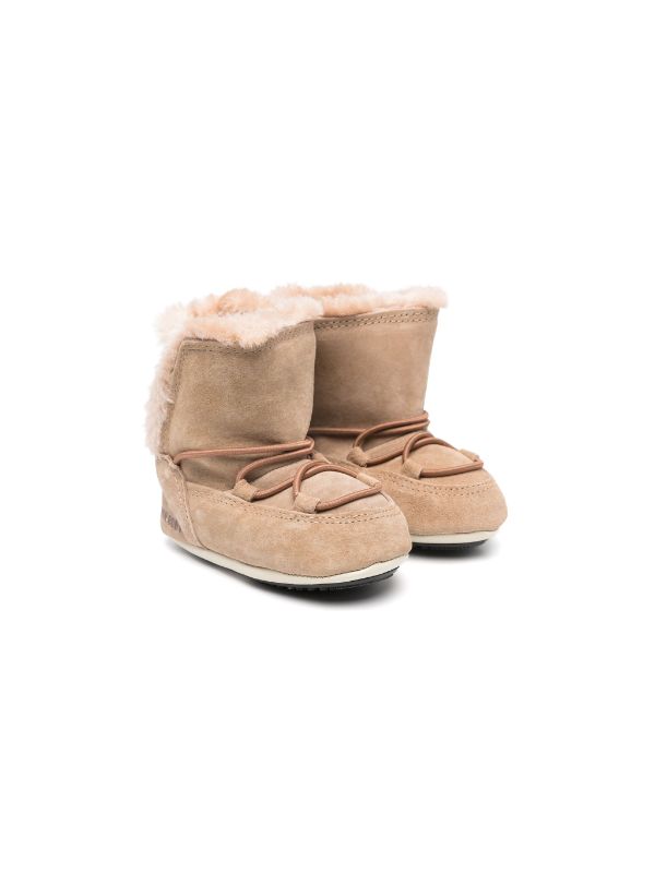 Boots fashion crib