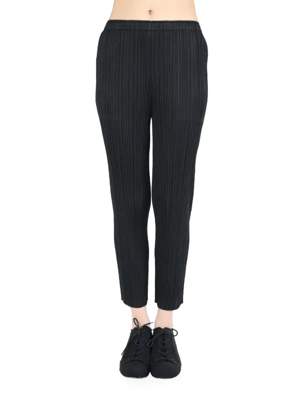 PLEATS PLEASE ISSEY MIYAKE テーパードパンツ