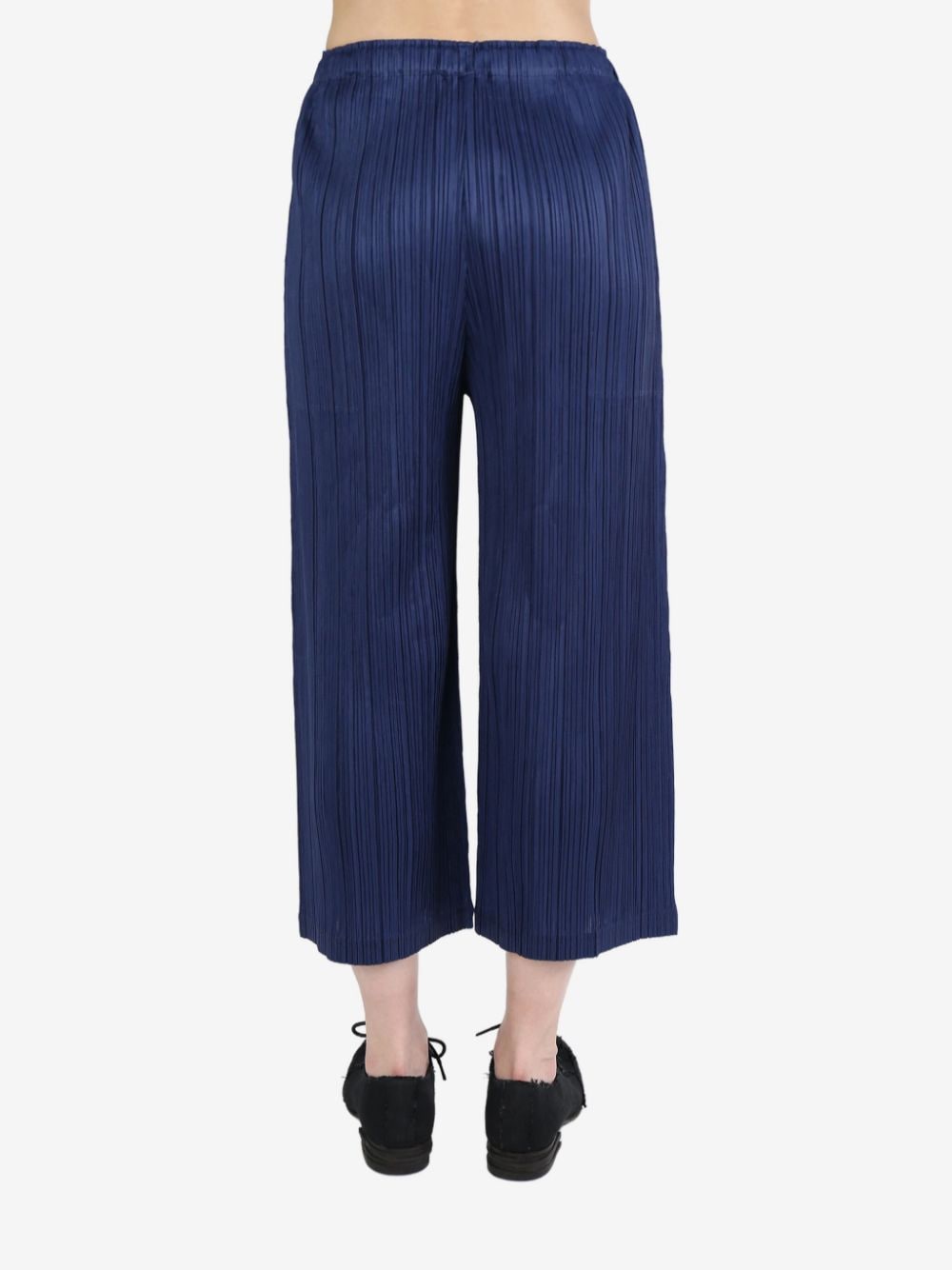 Shop Issey Miyake Pleated Cropped Trousers In Blue