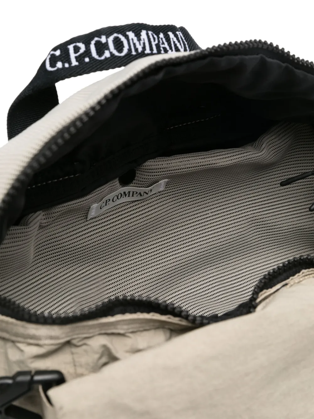 C.P. Company Heuptas met geborduurd logo Beige