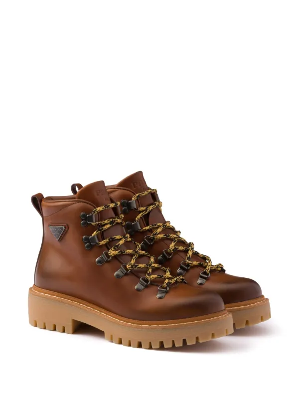 ショートブーツ・ブーティ PRADA BROWN LEATHER ANKLE BOOTS Prada Laced Leather Ankle Boots | Brown | FARFETCH
