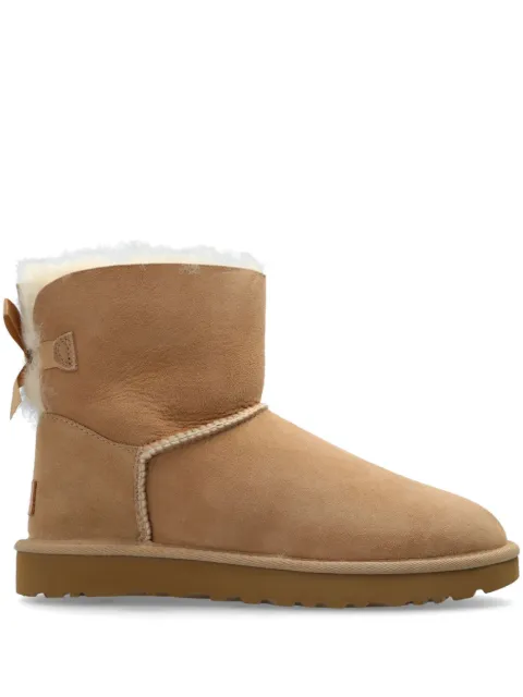 UGG بوت 'ميني بايلي' بربطة