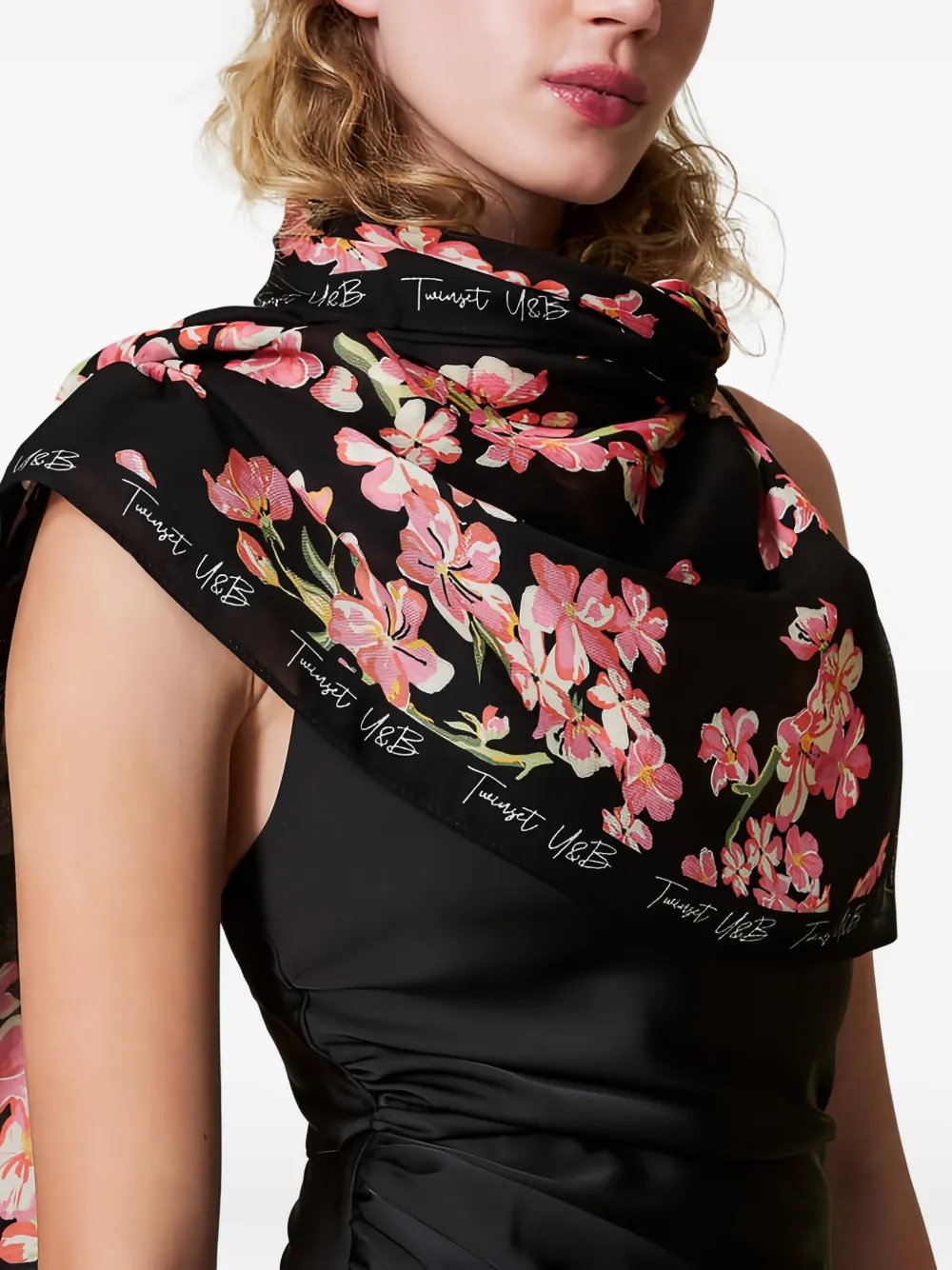 Twinset Floral-print Scarf In Black