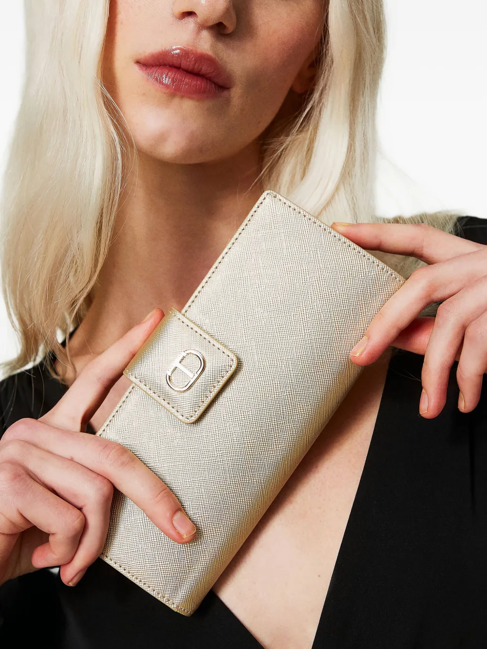 Twinset Oval-t Metallic Wallet In Gold