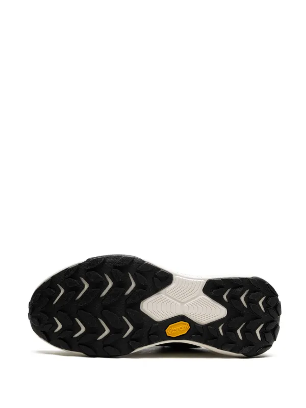 HOKA Transport “Black” スニーカー | ブラック | FARFETCH JP