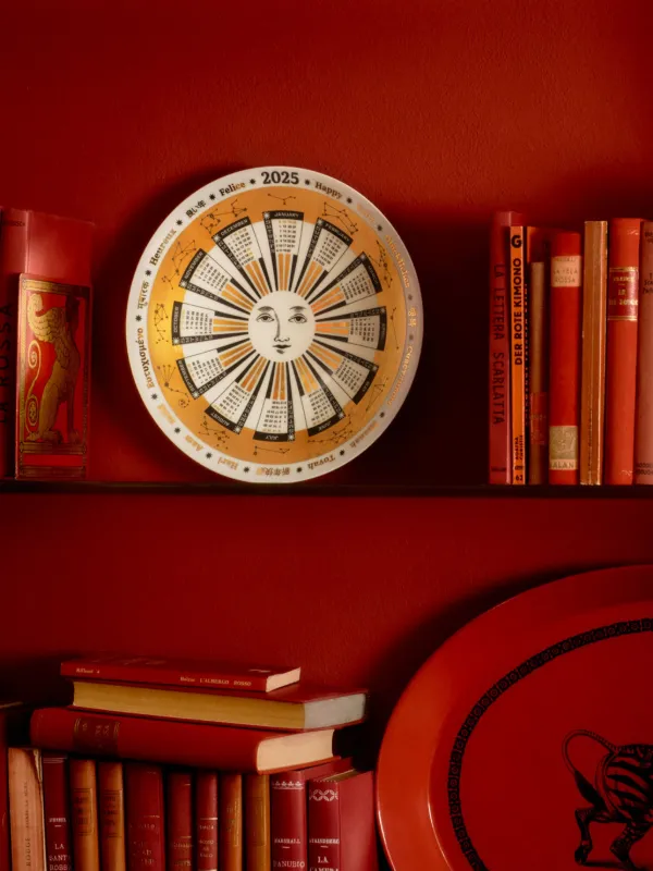 Fornasetti 2025 Calendar プレート | ホワイト | FARFETCH JP