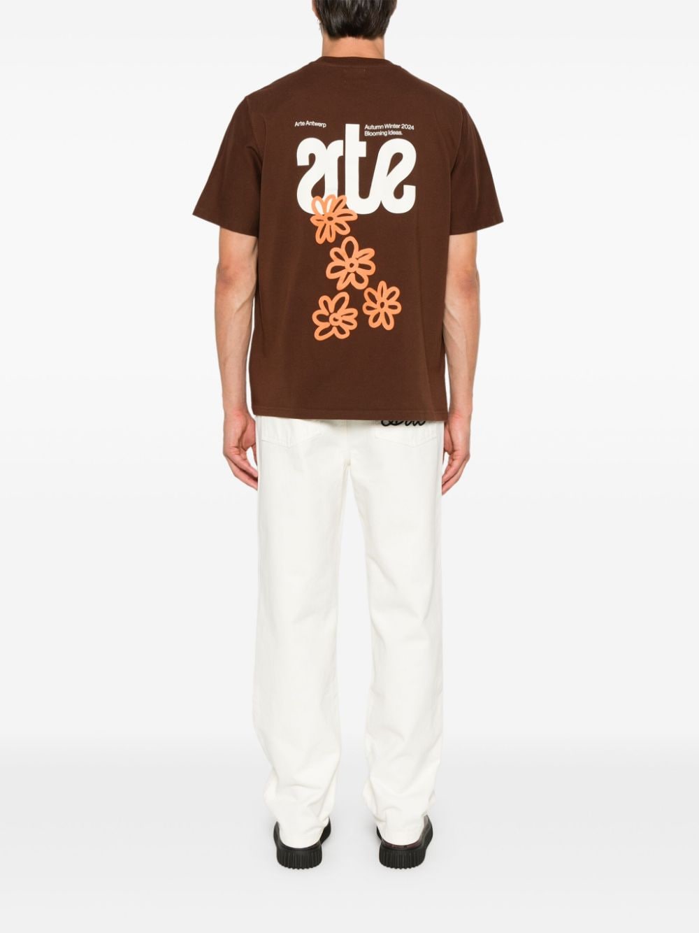 Shop Arte Flowers Back T-shirt In Braun