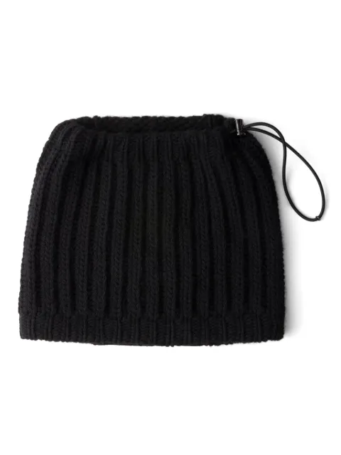 Prada cuello de canalé con cordones