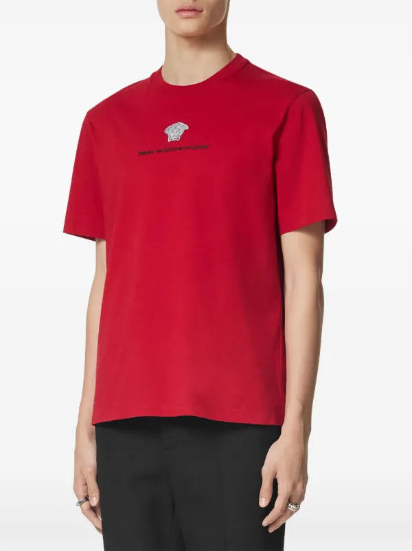 Versace Camiseta Medusa Milano Com Bordado | Vermelho | FARFETCH BR