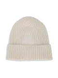 Moncler Enfant logo-patch ribbed-knit beanie - Neutrals