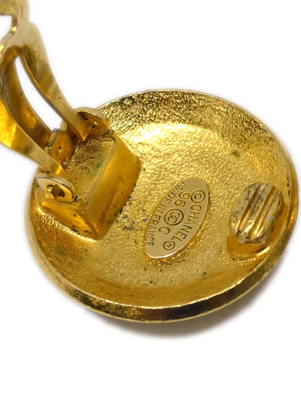 Pre-owned Chanel 1996 Cc Clip-on Earrings In Gold