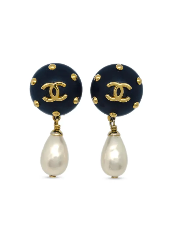 Chanel Pre-owned 1996 Logo Faux-pearl Clip-on Earrings in Black