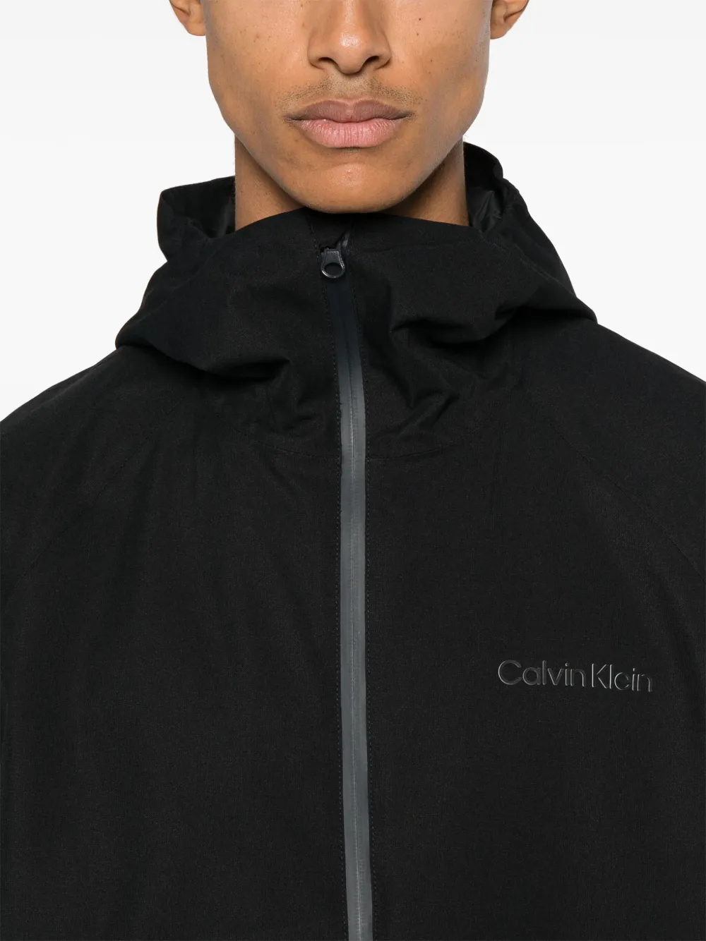 Calvin Klein Jack met logo-reliëf Zwart