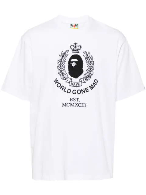 A BATHING APE® playera Crest College