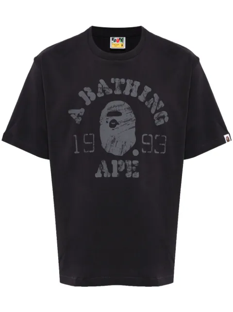 A BATHING APE® playera con logo estampado