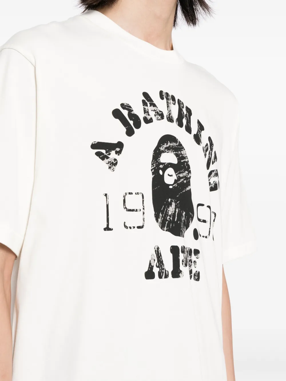 A BATHING APE Ruimvallend T-shirt met print Beige