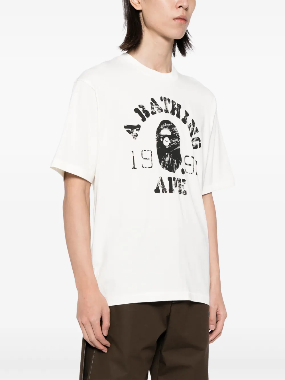 A BATHING APE Ruimvallend T-shirt met print Beige