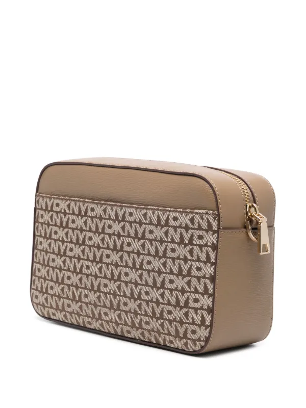 DKNY Bolsa Transversal Bryant Ave | Marrom | FARFETCH BR