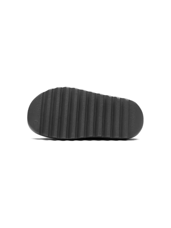 Adidas Yeezy Kids "Granite" Slides | Grey | FARFETCH