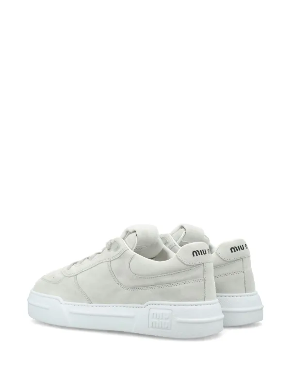Miu Miu レザースニーカー | ニュートラル | FARFETCH JP