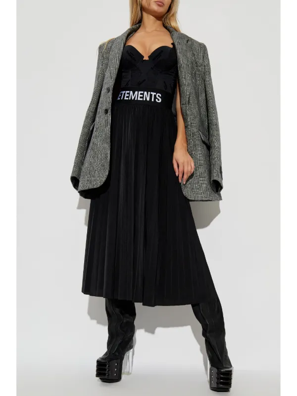 VETEMENTS ロゴウエスト プリーツスカート | ブラック | FARFETCH JP VETEMENTS ロゴウエスト プリーツスカート | ブラック | FARFETCH JP
