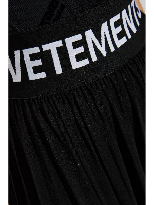 VETEMENTS ロゴウエスト プリーツスカート | ブラック | FARFETCH JP VETEMENTS ロゴウエスト プリーツスカート | ブラック | FARFETCH JP