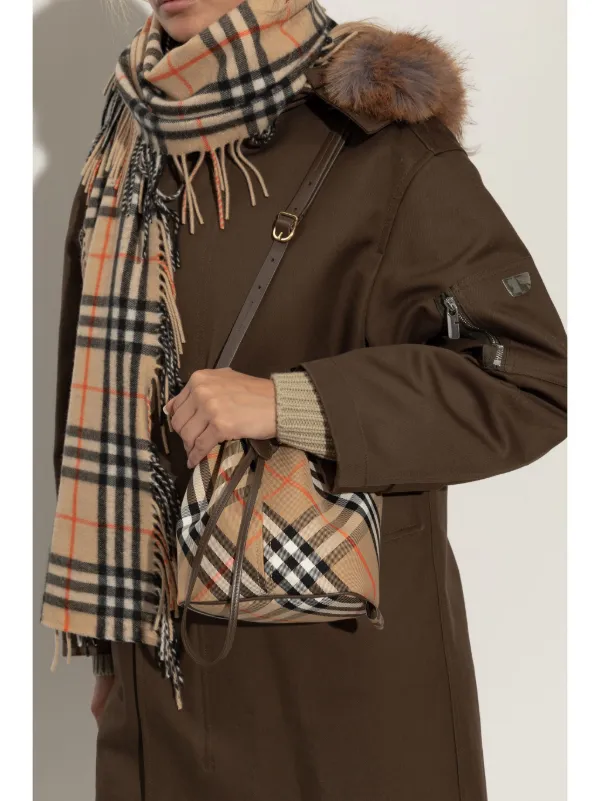 【関税&送料込】Burberry Cappello Bucket Con Motivo Check Burberry Check Bucket Hat | Saks Fifth Avenue
